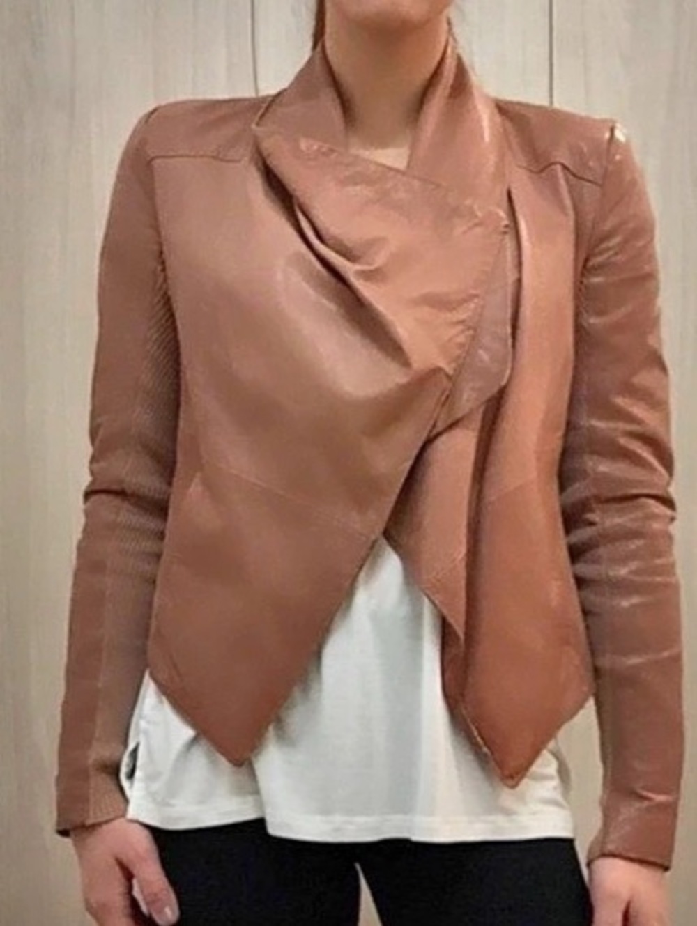 BCBG Tan Leather Jacket Leather Jacket in Brown Size M Like New